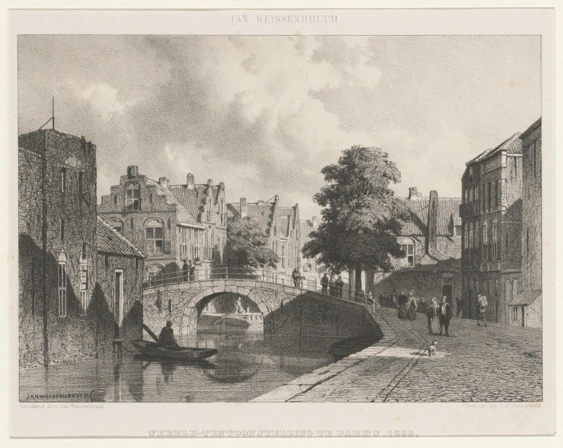 Stadsgracht met brug