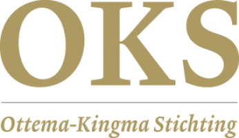 Mr Douwe P. de Vries draagt voorzittershamer Ottema-Kingma Stichting over